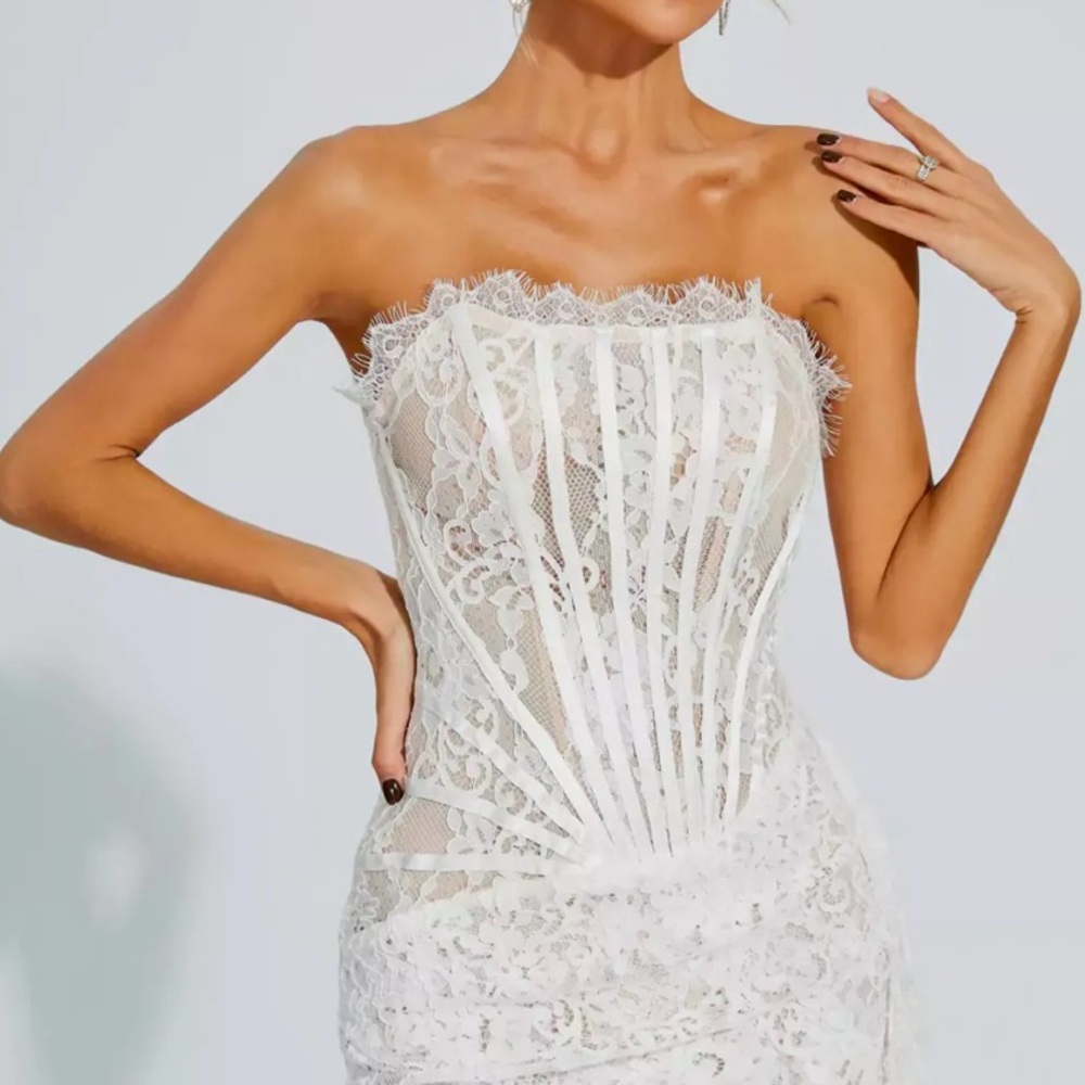 Elegant White Lace Mini Dress - Picture 7 of 14